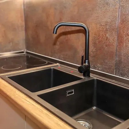 Apartment Miku - Contemporary 1 Bdr At Komuna E Parisit Tirana