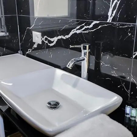 Miku - Contemporary 1 Bdr At Komuna E Parisit Apartment