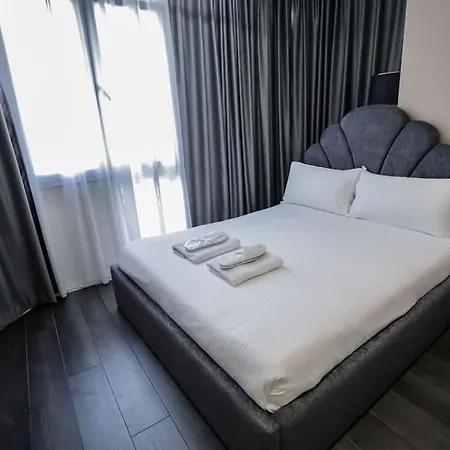 Apartment Miku - Contemporary 1 Bdr At Komuna E Parisit Tirana