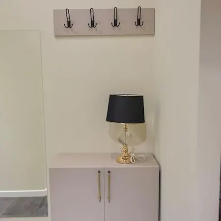 Miku - Contemporary 1 Bdr At Komuna E Parisit Apartment