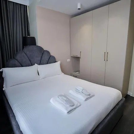 Miku - Contemporary 1 Bdr At Komuna E Parisit Apartment